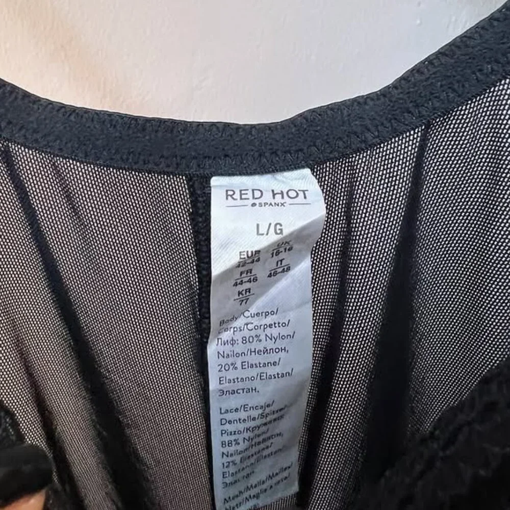 Black Lace Bodysuit – Elegant & Stretchy Fit - Picture 3 of 4